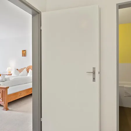 Triangel B Rezia Apartment *