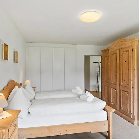 Triangel B Rezia Apartment