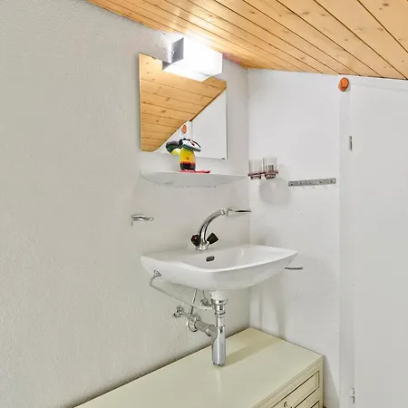 Triangel B Rezia Apartment *